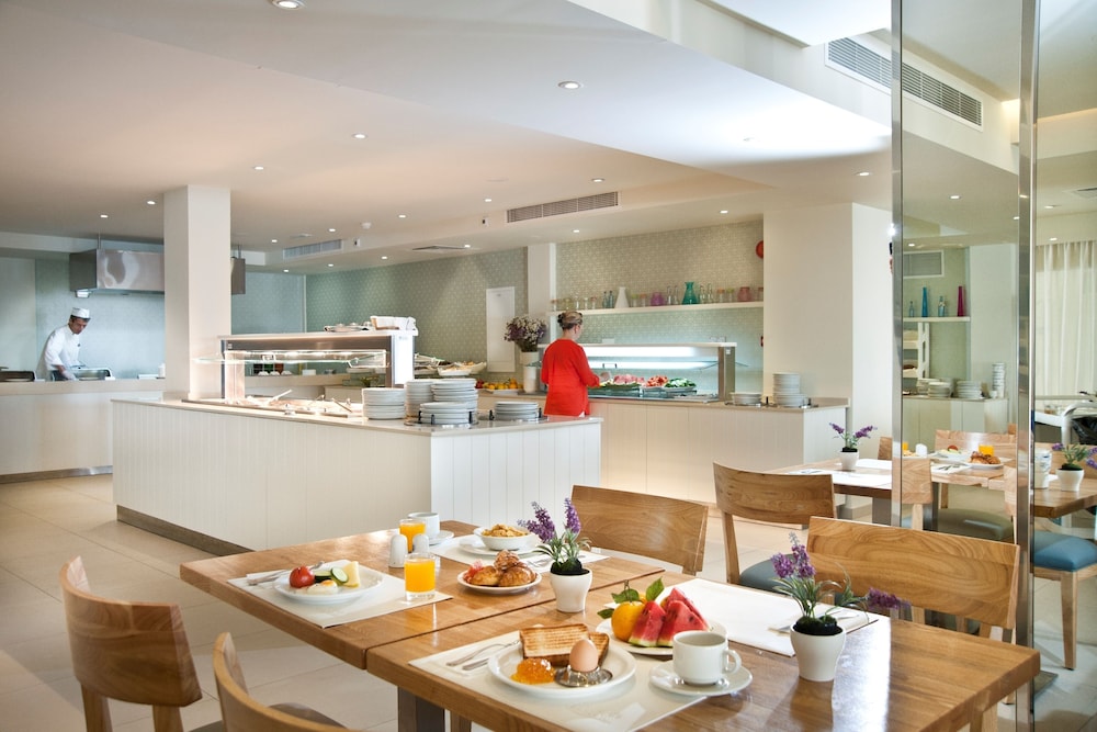 Pernera Beach Hotel 57/72