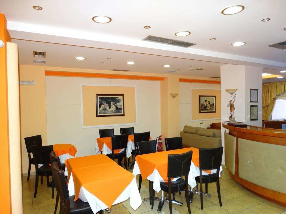 Faros 2 Hotel 35/36