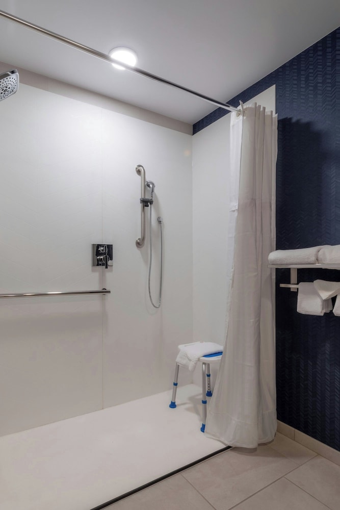 غرفة بسرير كينج، Fairfield Inn & Suites by Marriott Revelstoke 10/10