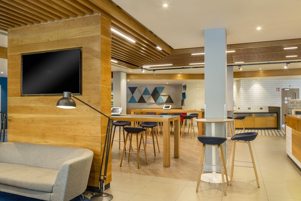 HOLIDAY INN EXPRESS DUBLIN CITY CENTRE 52/71