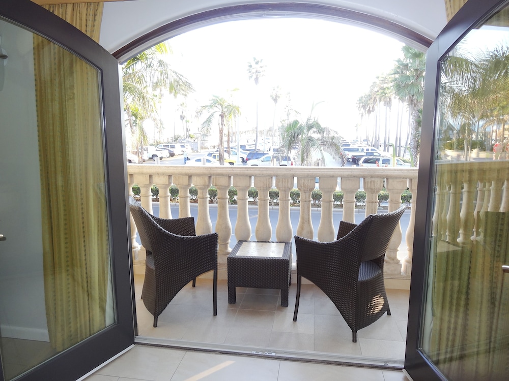 Balboa Inn 48/73