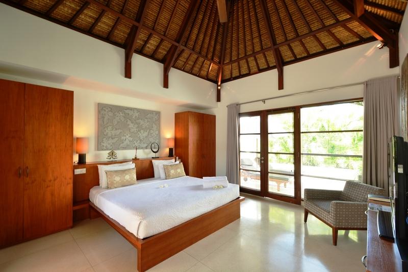 6 BEDROOM POOL VILLA.