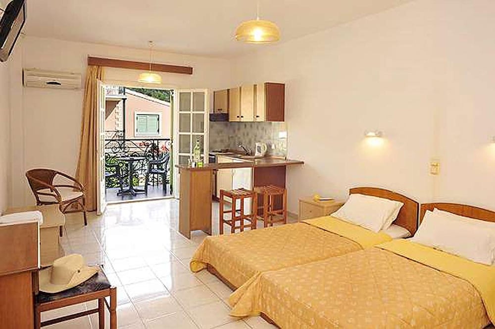 Philippos Hotel 6/27