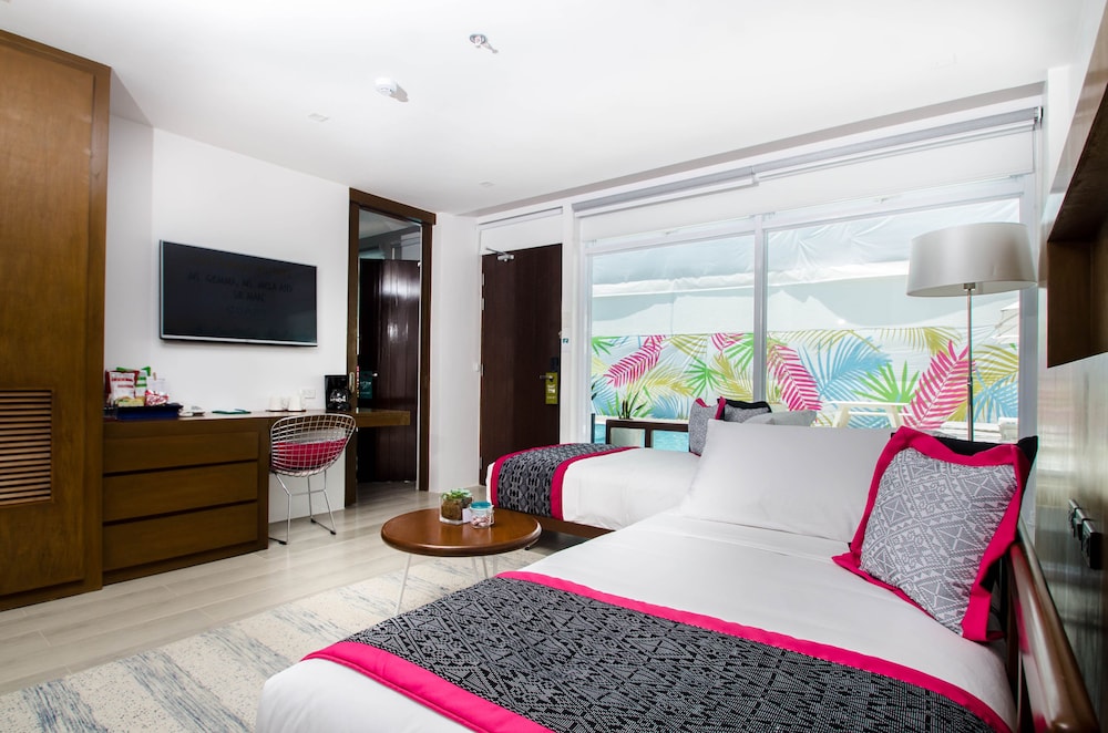 COAST Boracay 24/66