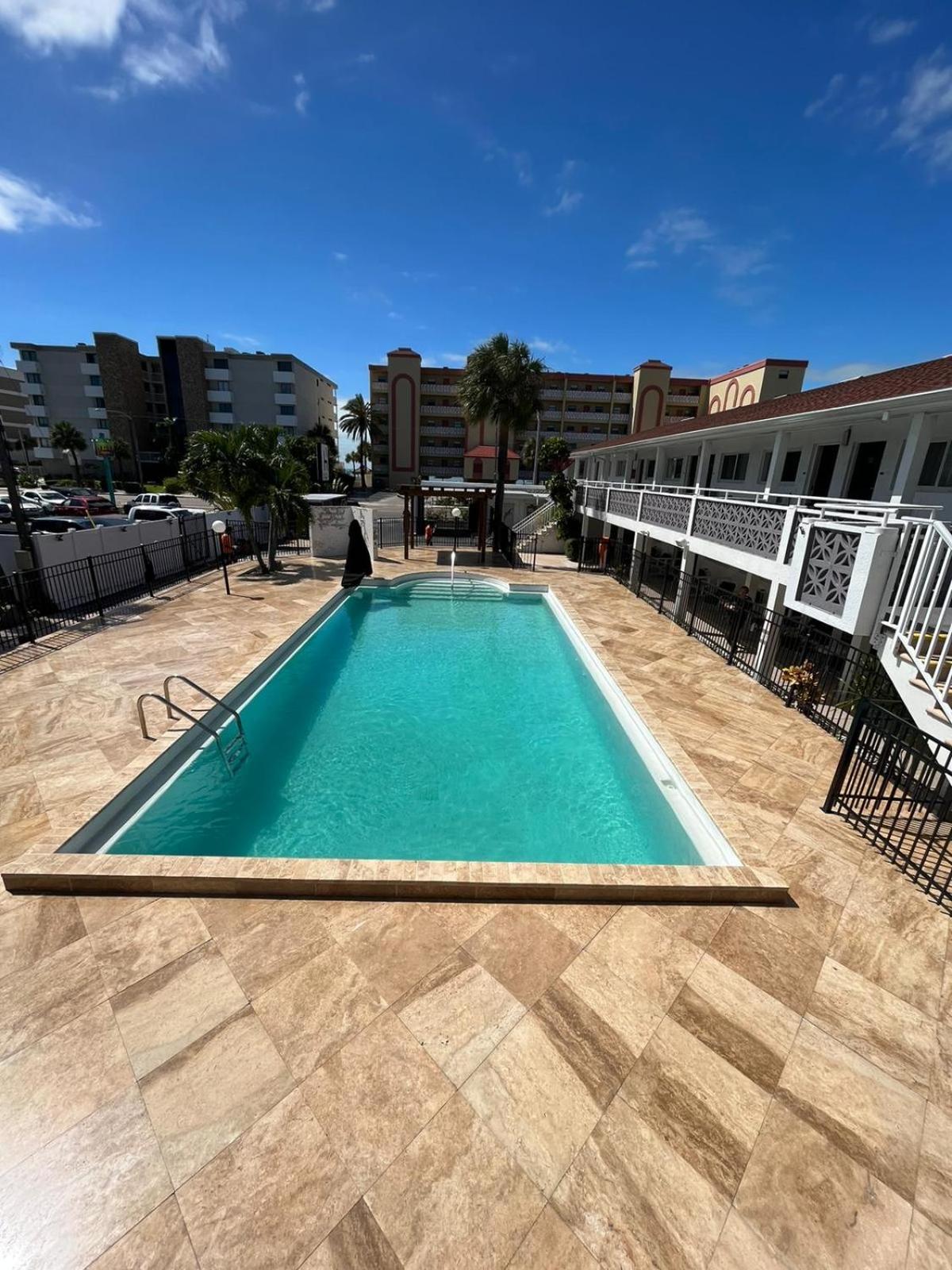 Holiday Isles Resort 17/25