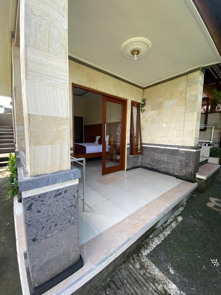 Dukuh Village Homestay & Villas 43/72