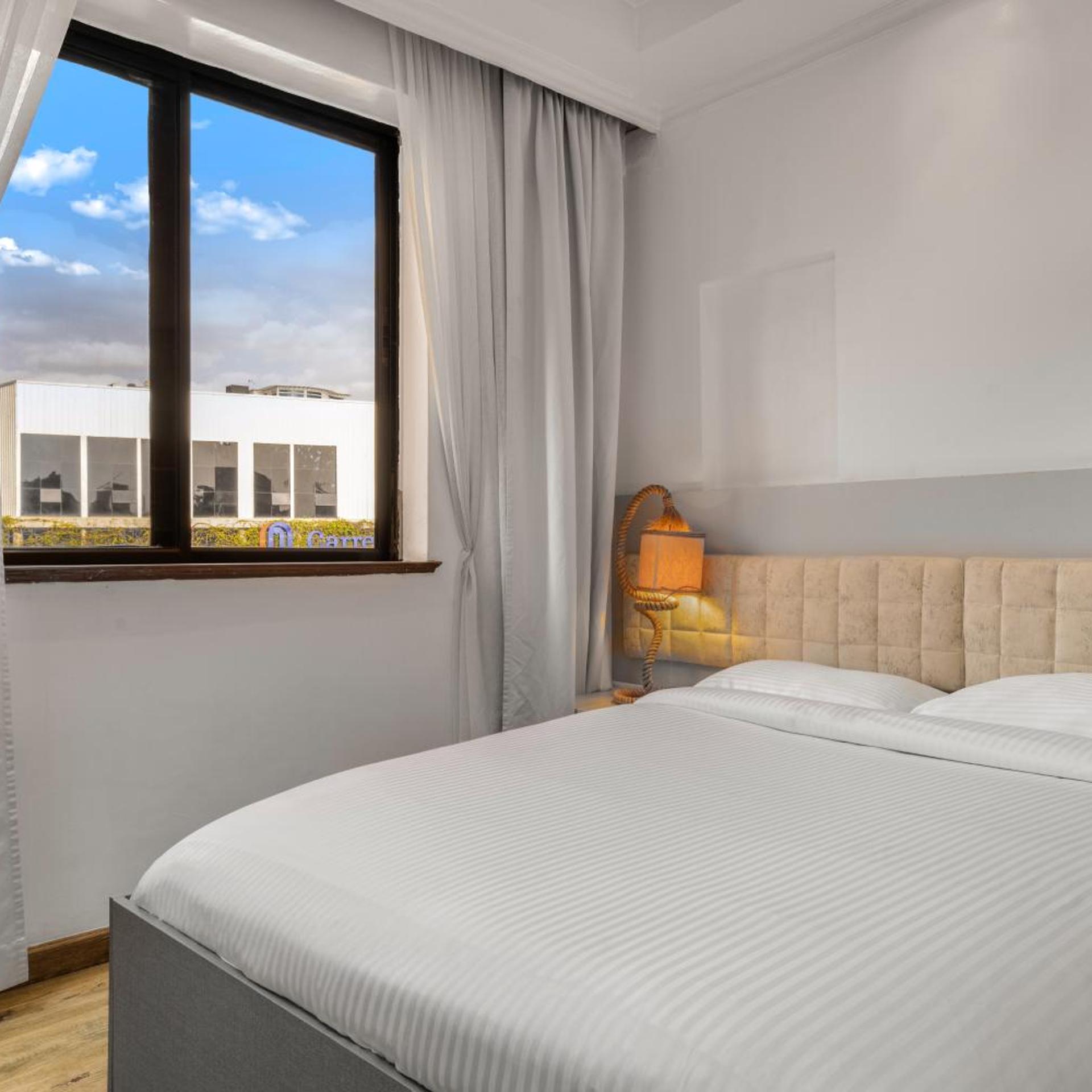 Deluxe, Suite