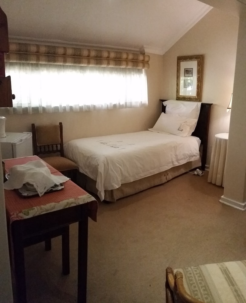 Royal Ridge Guest House and Apartments 22/70