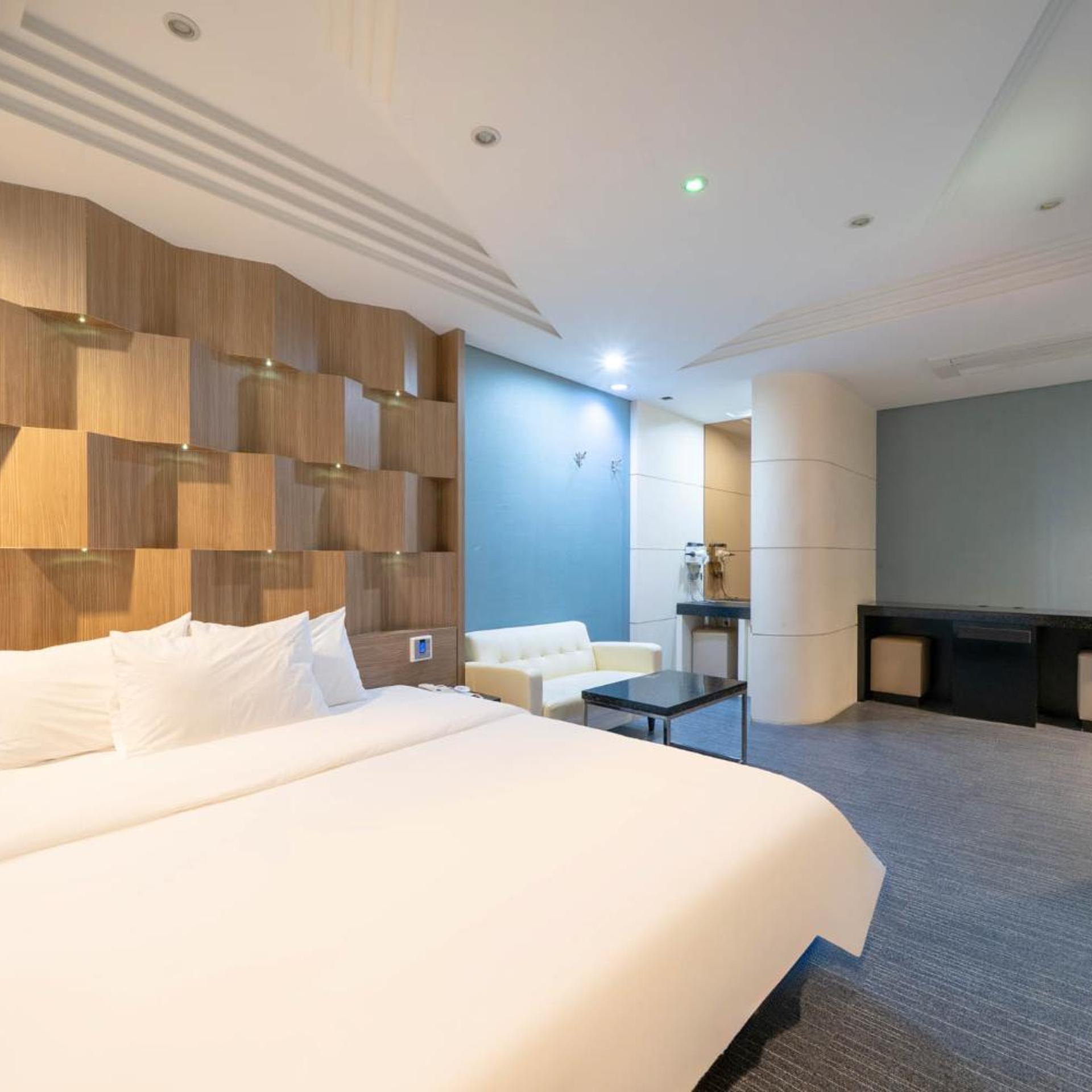 Ava Hotel Changwon 12/99