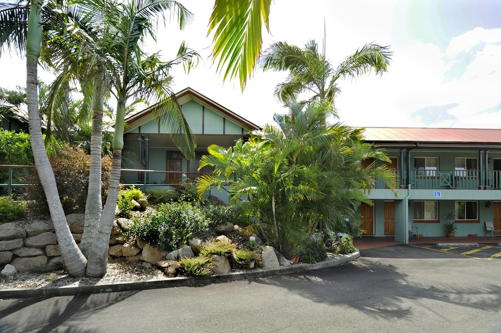 Puffers Inn Logan Motel 12/65
