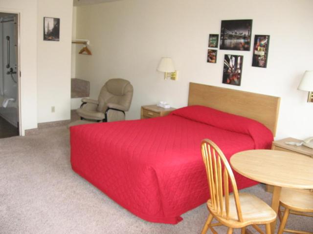 Little Bear Motel 31/43