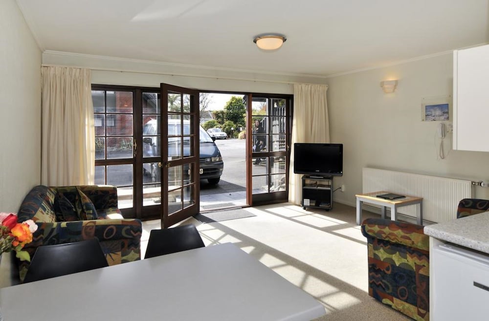 Wylie Court 55/64