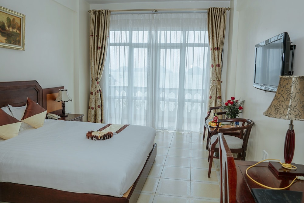 Hung Long Harbour Hotel 21/58