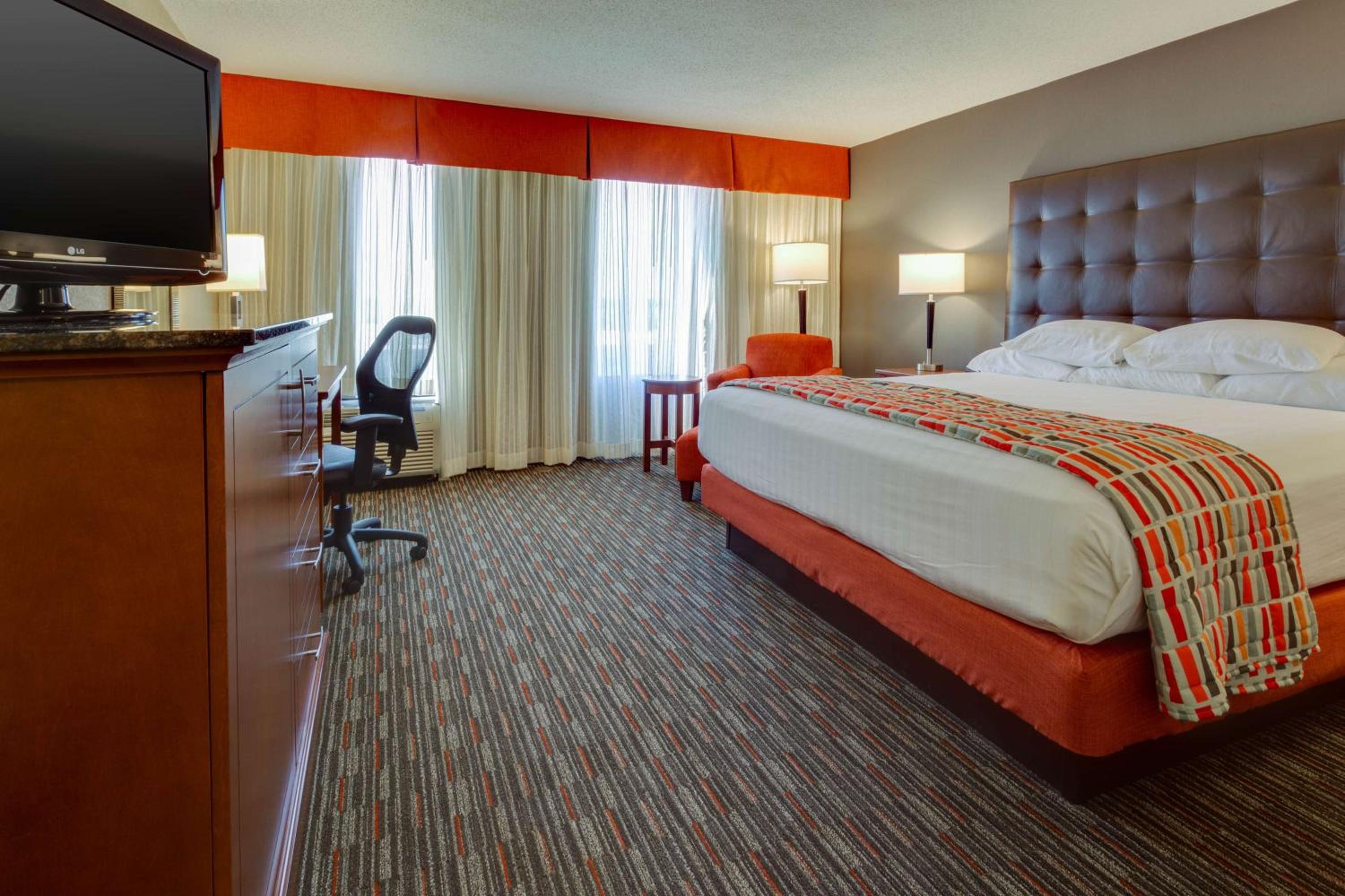 Deluxe, King Bed