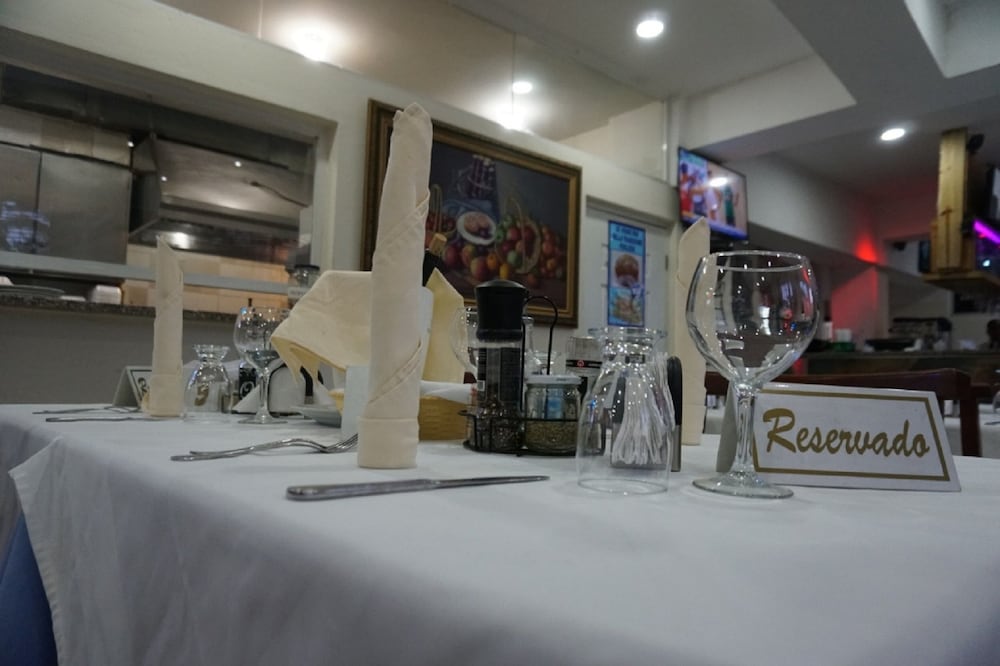 Hotel Restaurant Hamilton Beach Resort 41/66