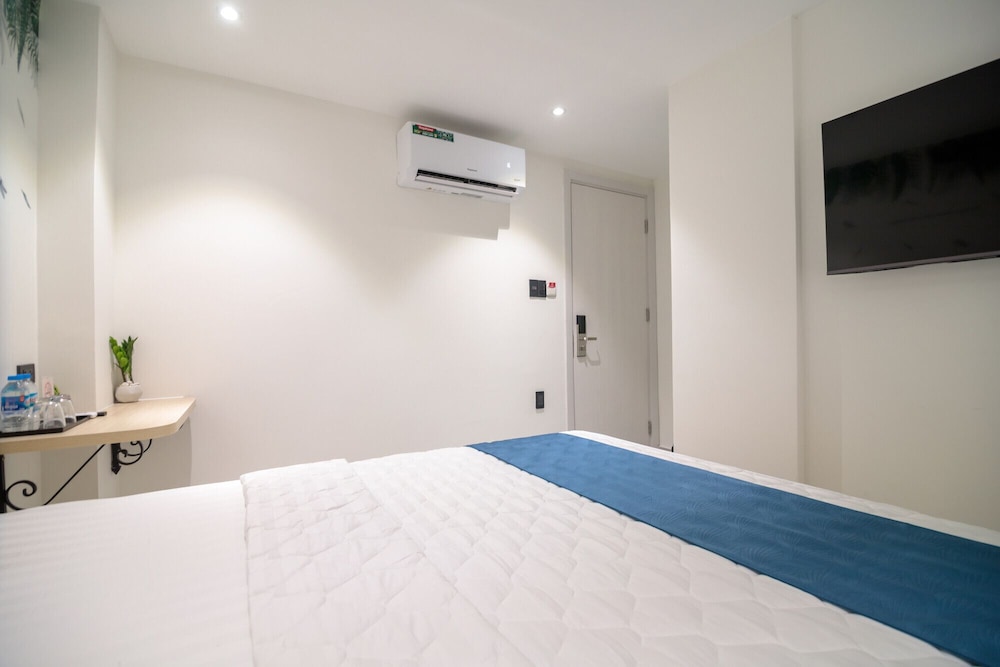 Bin Bin Hotel 16 - Near Bui Vien Walking Street 23/50