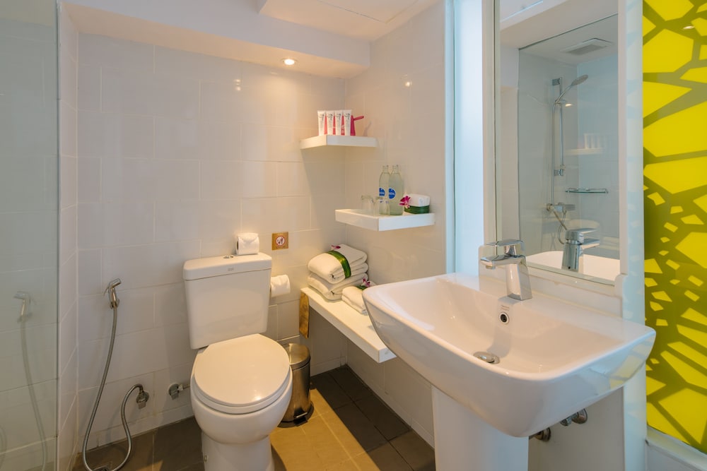 Burasari Phuket 75/77
