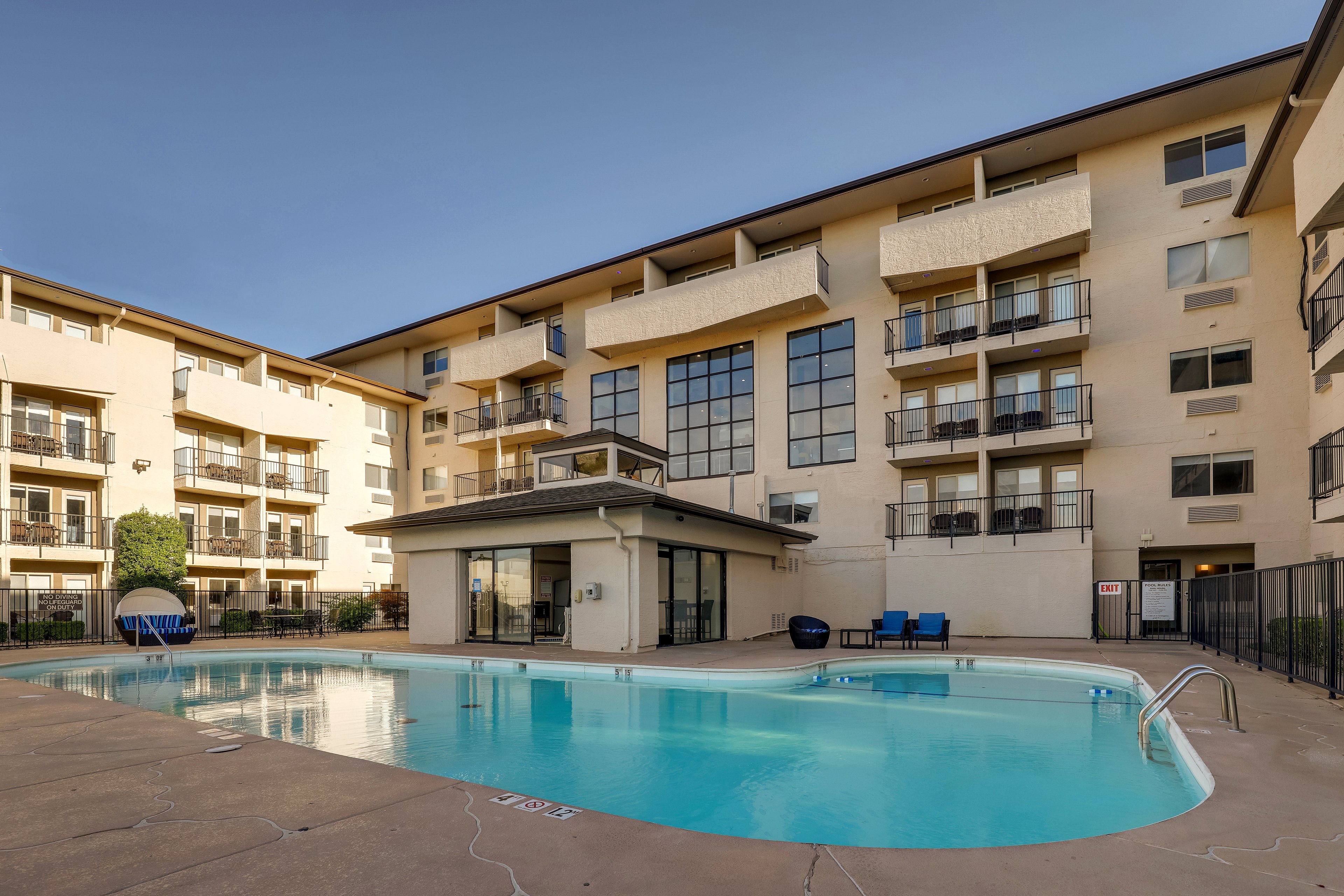 Holiday Inn Express Hotel Suites Branson 76 Cent 14/73