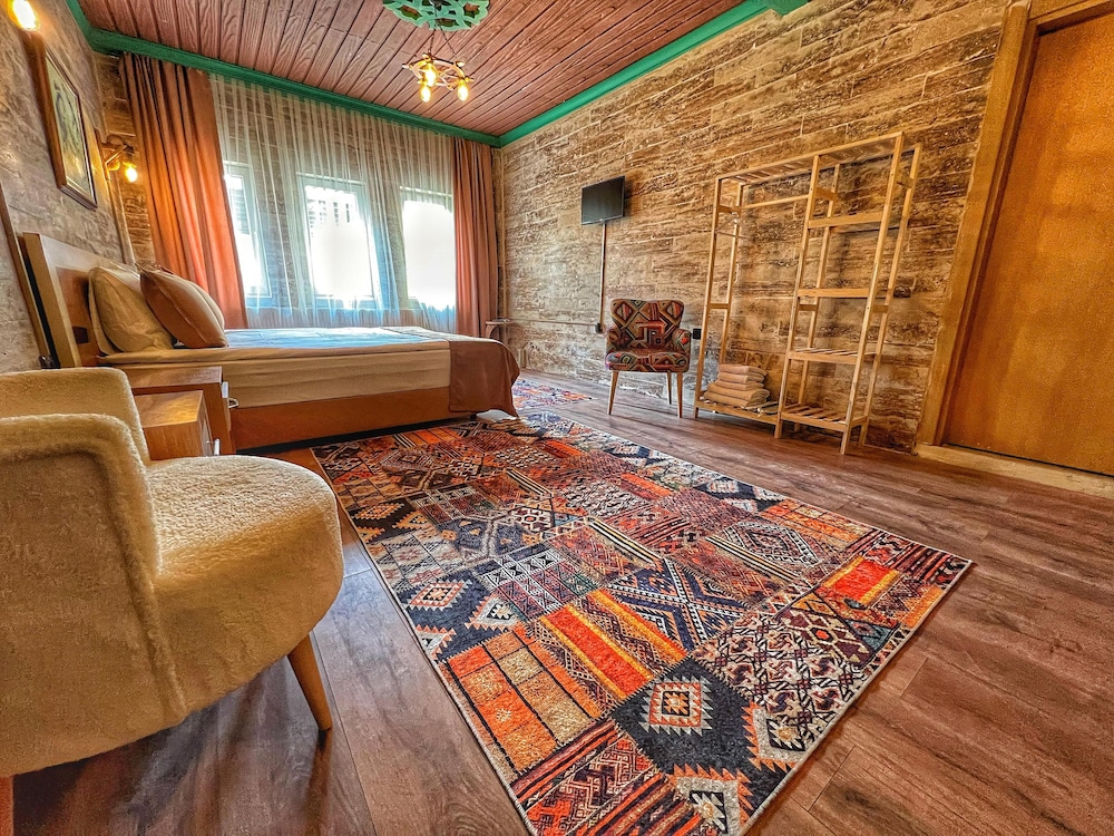 Arton In Cappadocia 15/24