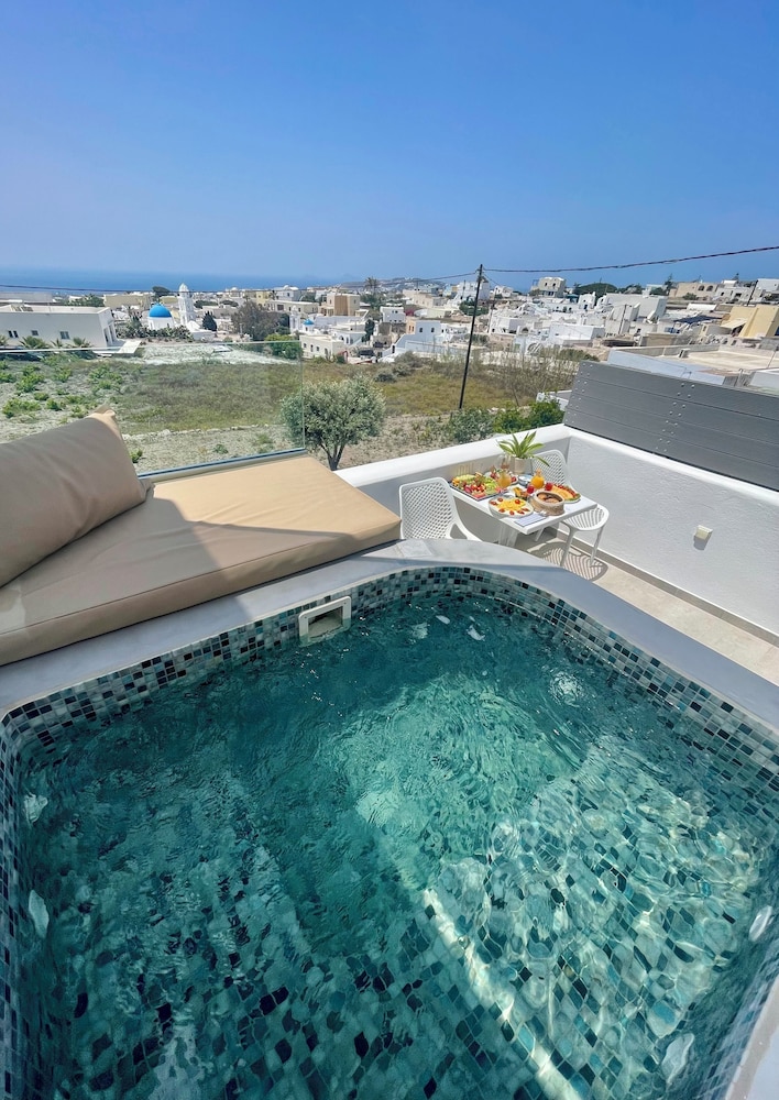 White Harmony Suites 36/69