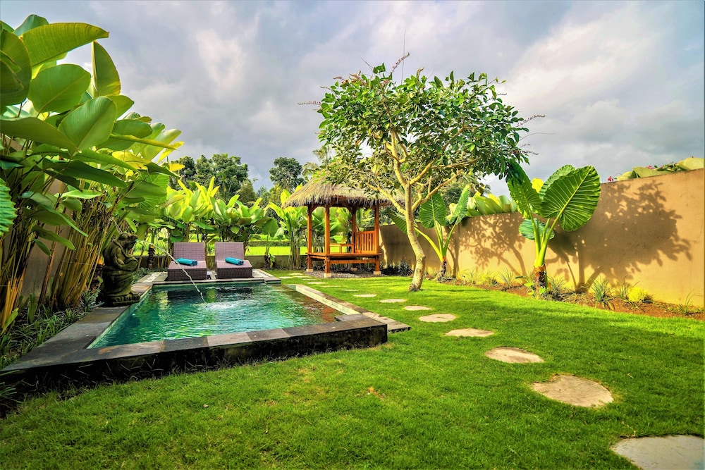 Three Gold Luxury Private Villas 39/50
