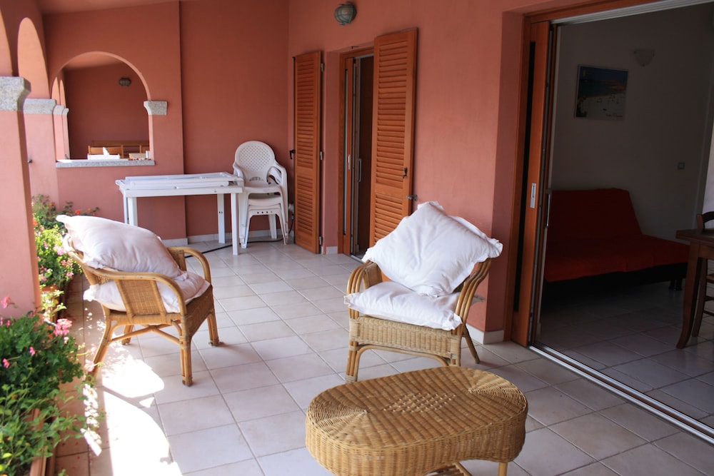 Appartamenti Isola Rossa Borgo Di Mare 23/55