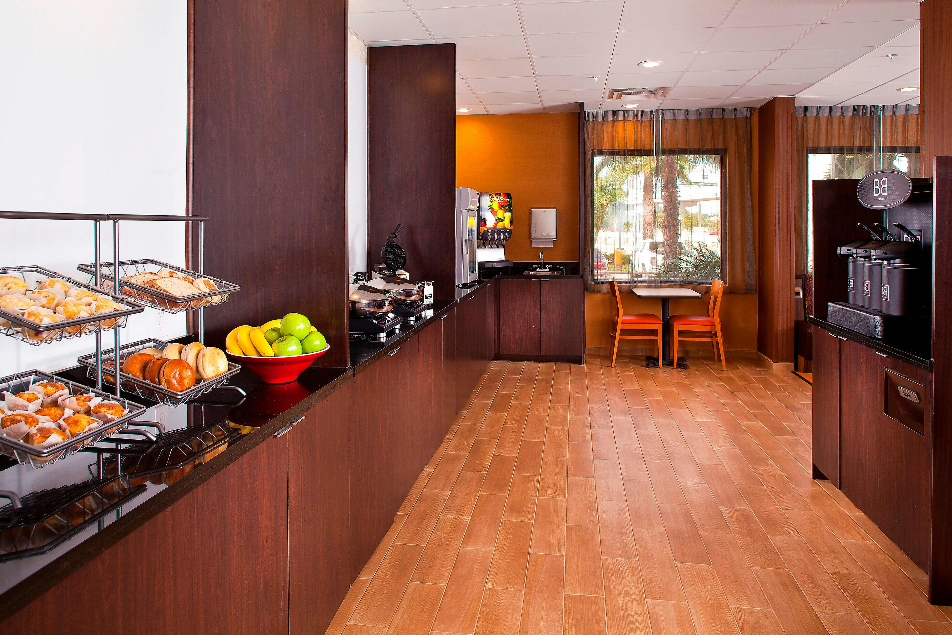 Fairfield Inn Suites By Marriott Houston Hobby Airport 15/28