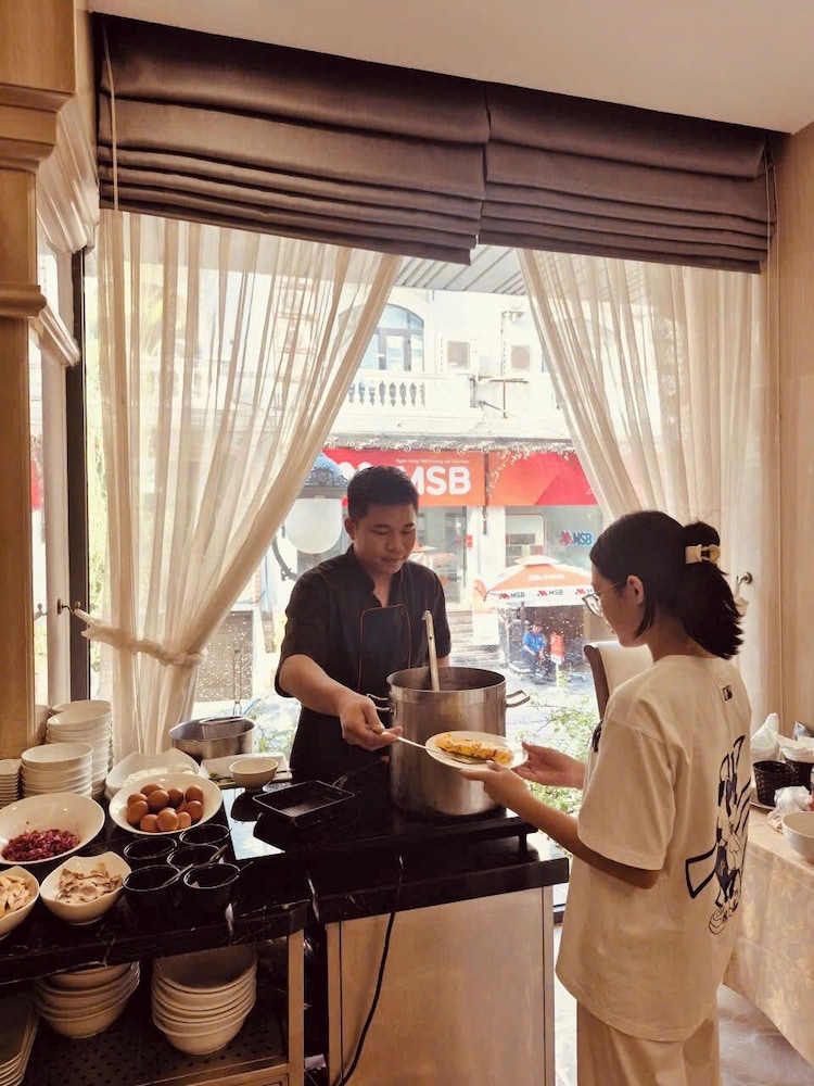 Spring Hotel Hanoi 57/62