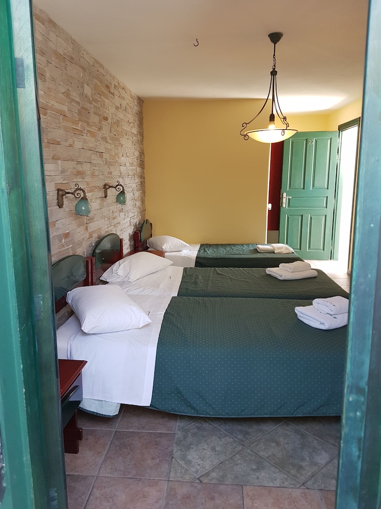Naxos Beach Hotel 10/71