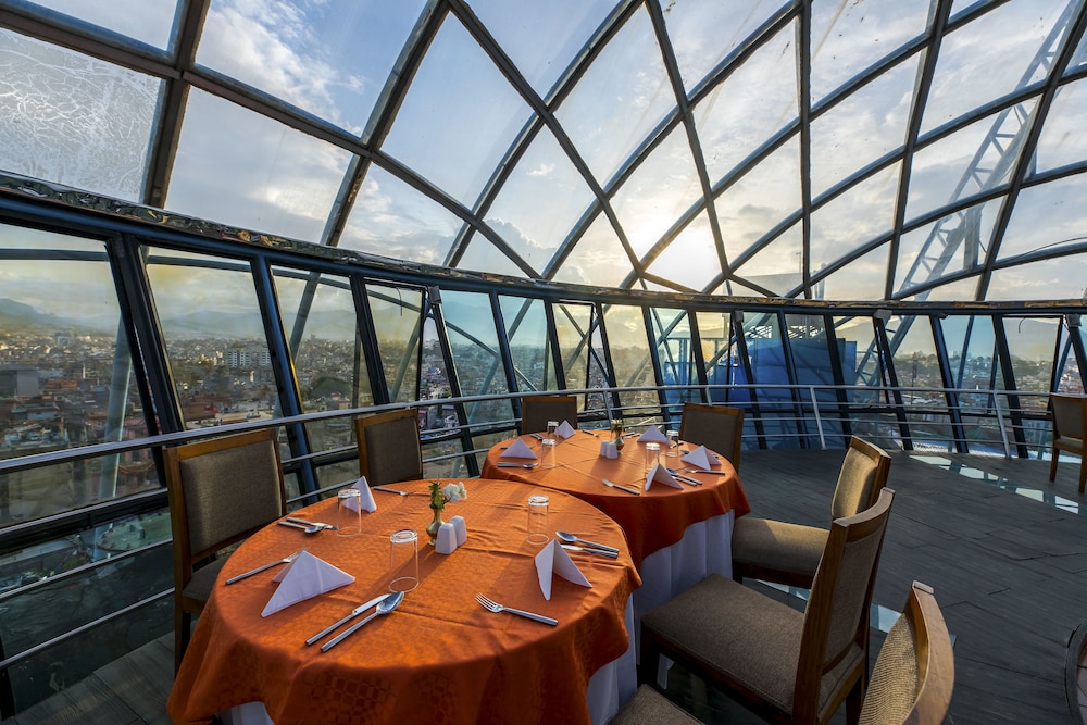 SUMMIT RESIDENCY AIRPORT HOTEL 36/48