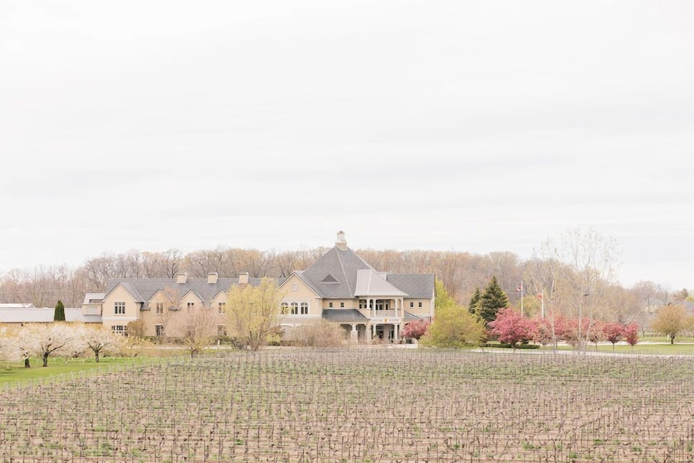 Riverbend Inn and Vineyard 60/63