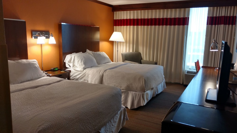 Four Points by Sheraton Kansas City Airport 3/36