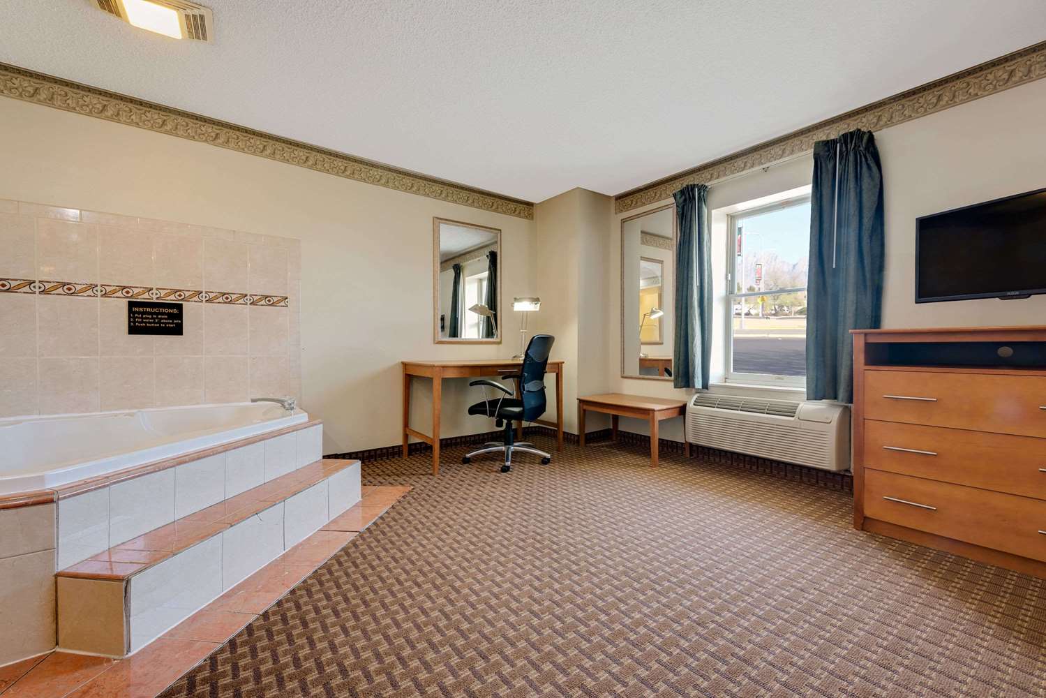 Super 8 By Wyndham Allentown 10/21
