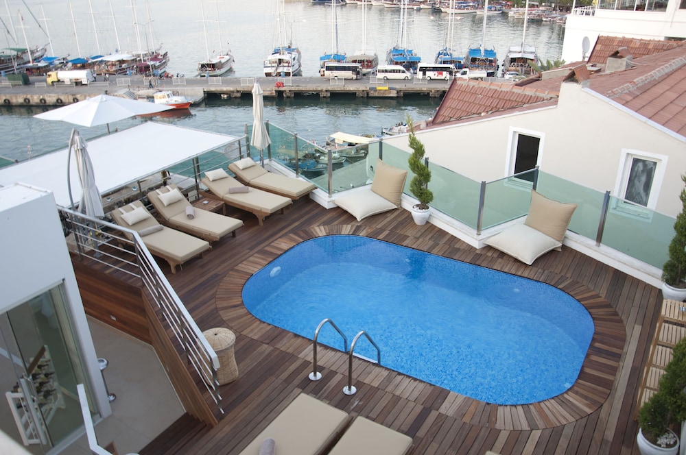 Alesta Yacht Hotel 31/74