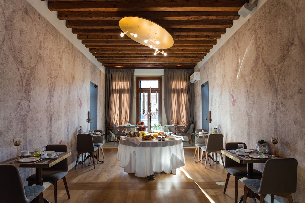 Riva del Vin Boutique Hotel 42/58