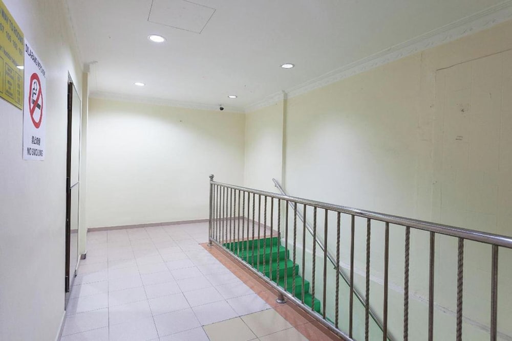 Hotel O T P Hotel 11/54