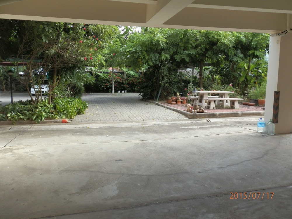 Sandy Serviced Apartment 40/62
