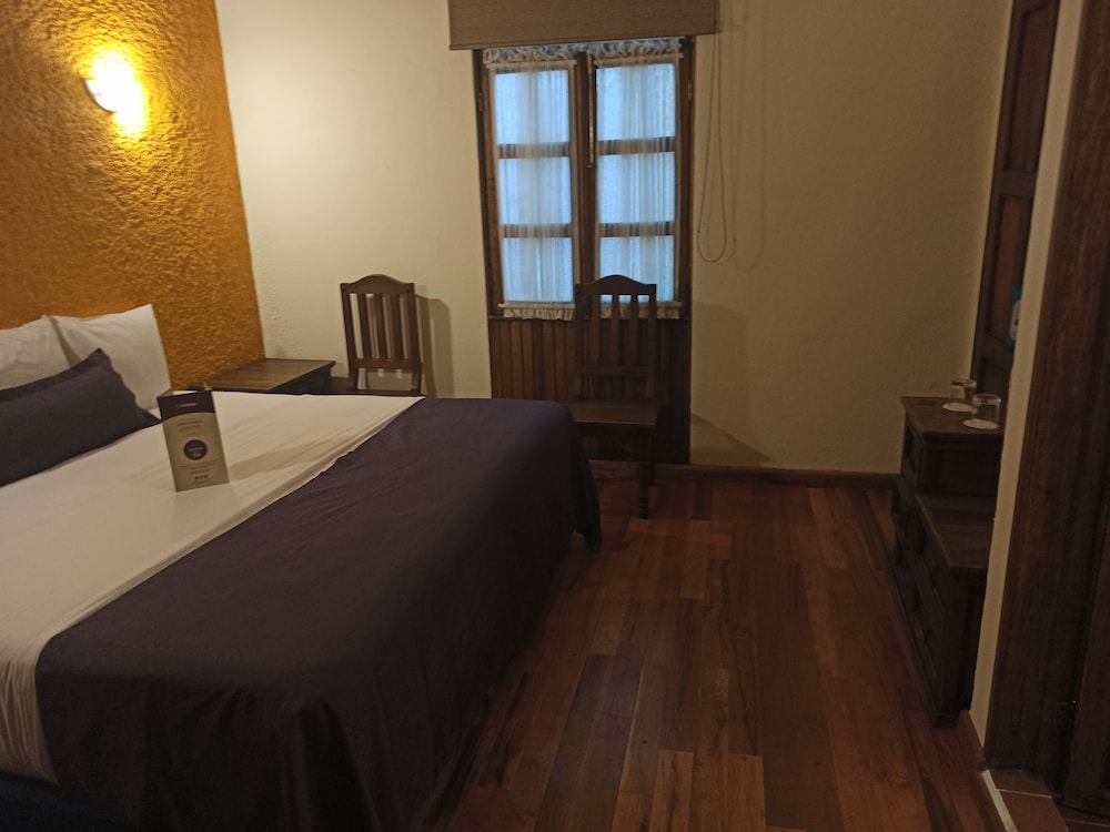 Hotel Senorial 33/56