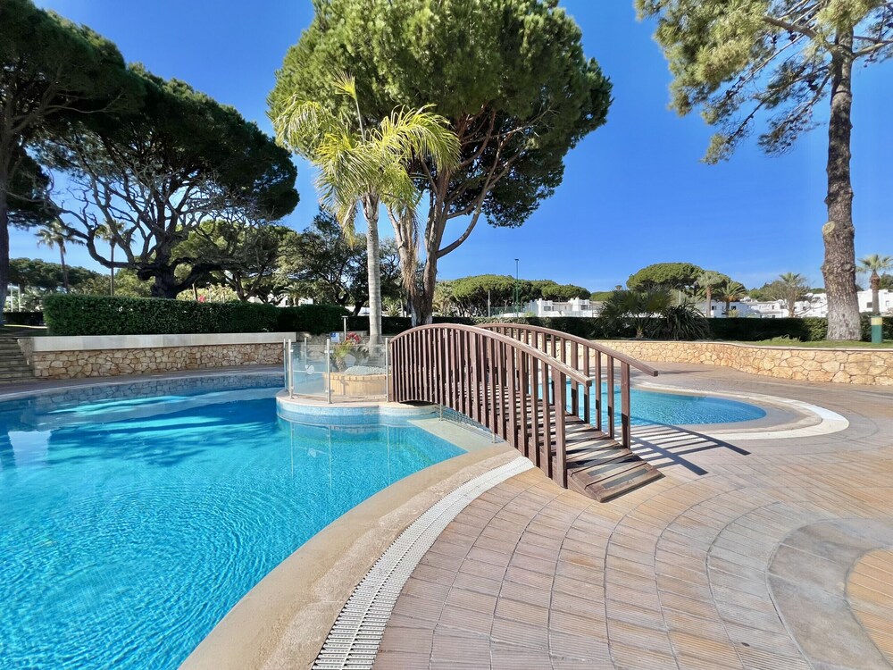 Balaia Golf Village 75/94