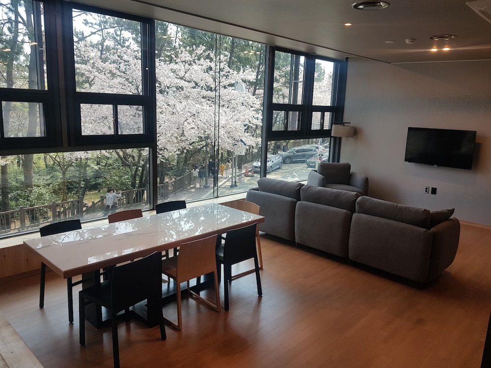 Suntree Hotel 25/50