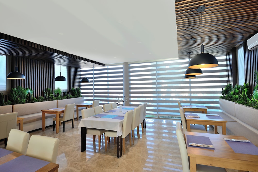 Lugga Boutique Hotel and Beach 21/43