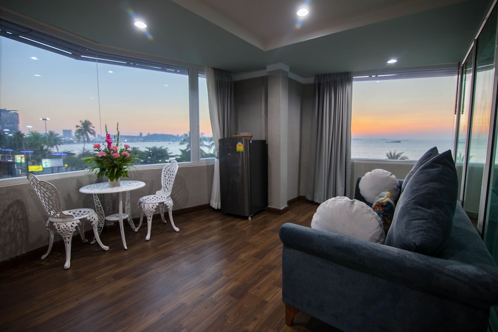 The Beach Front Resort Pattaya 51/87