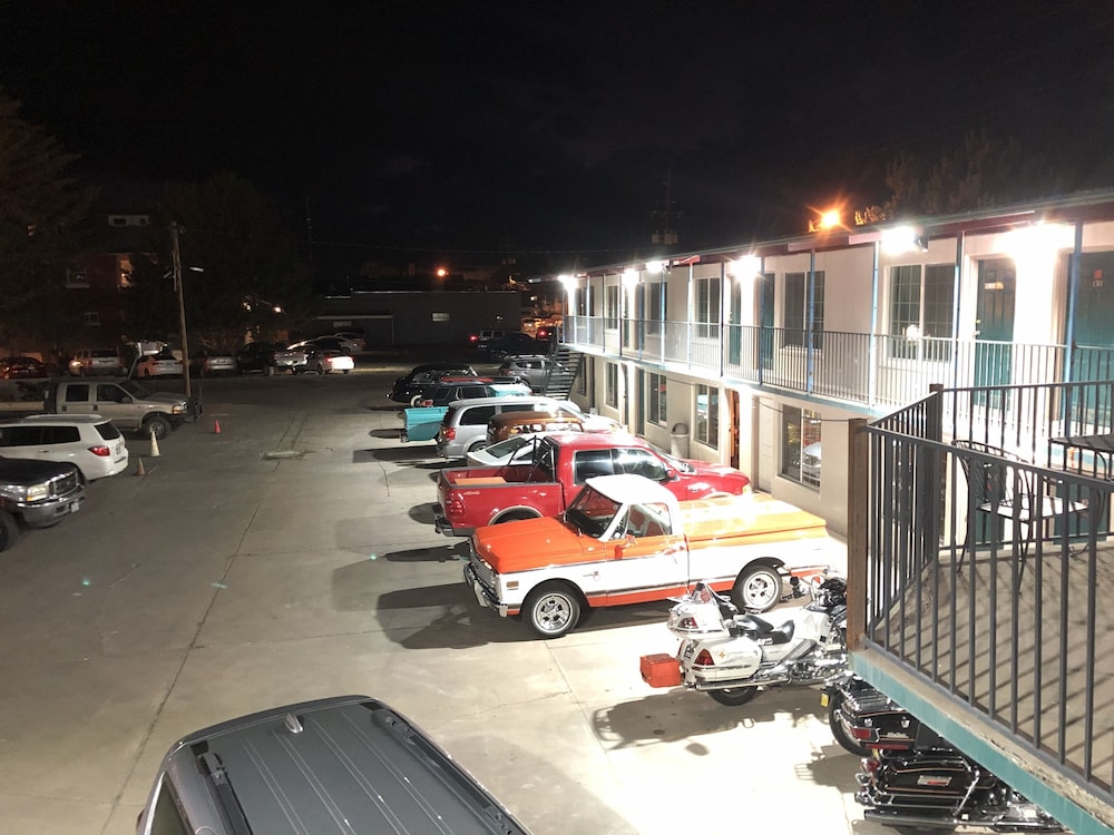 Dunes Inn 53/61