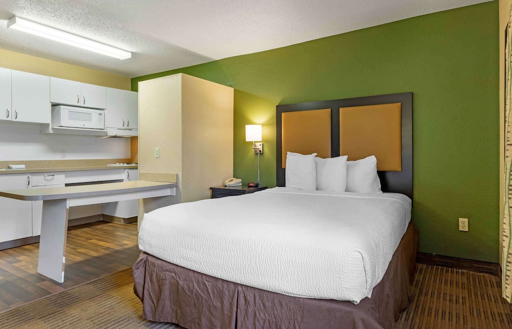 STUDIO, QUEEN BED, ACCESSIBLE