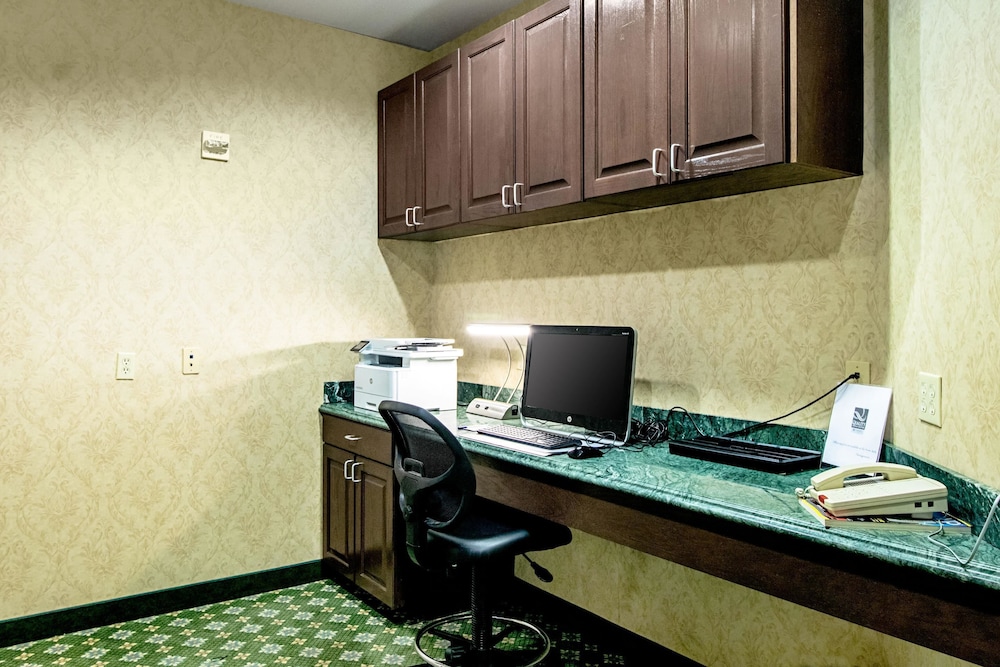 Quality Inn & Suites Robstown TX 16/23