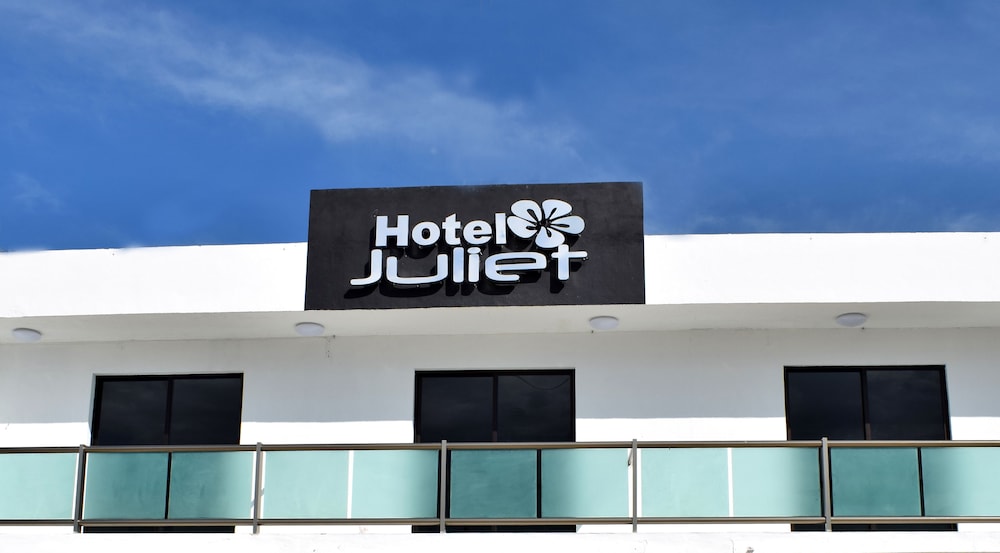 Hotel Juliet 3/34