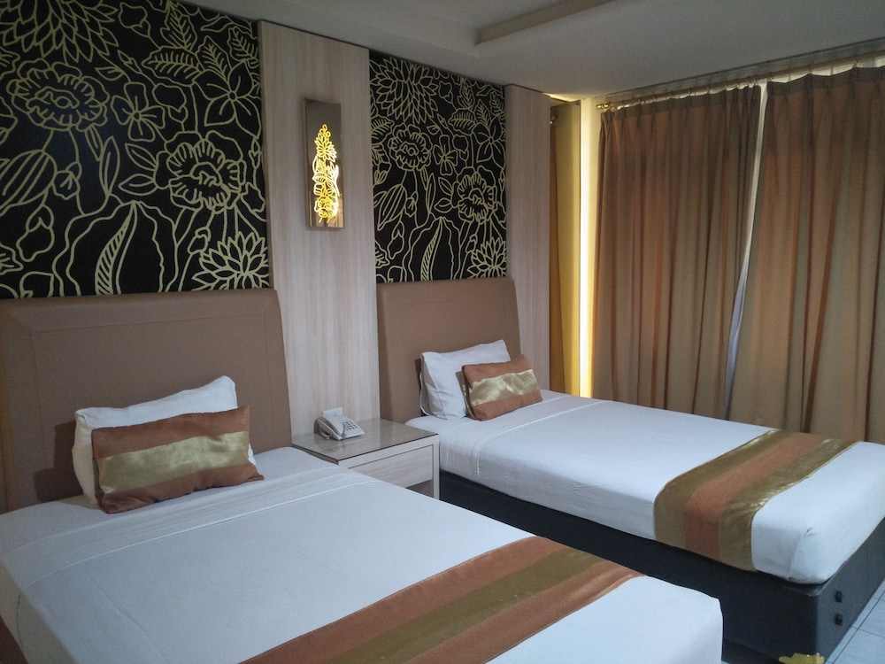 Grand Rosela Yogyakarta Hotel 13/74