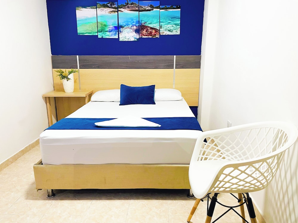 ROOM, DOUBLE BED
