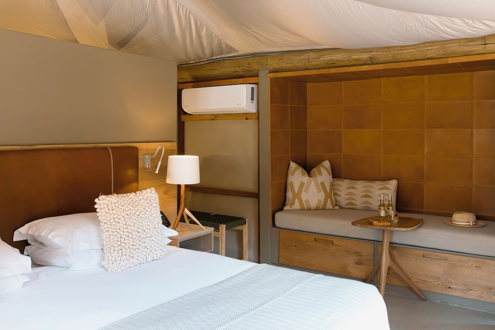 Dwyka, Lodge, King Bed