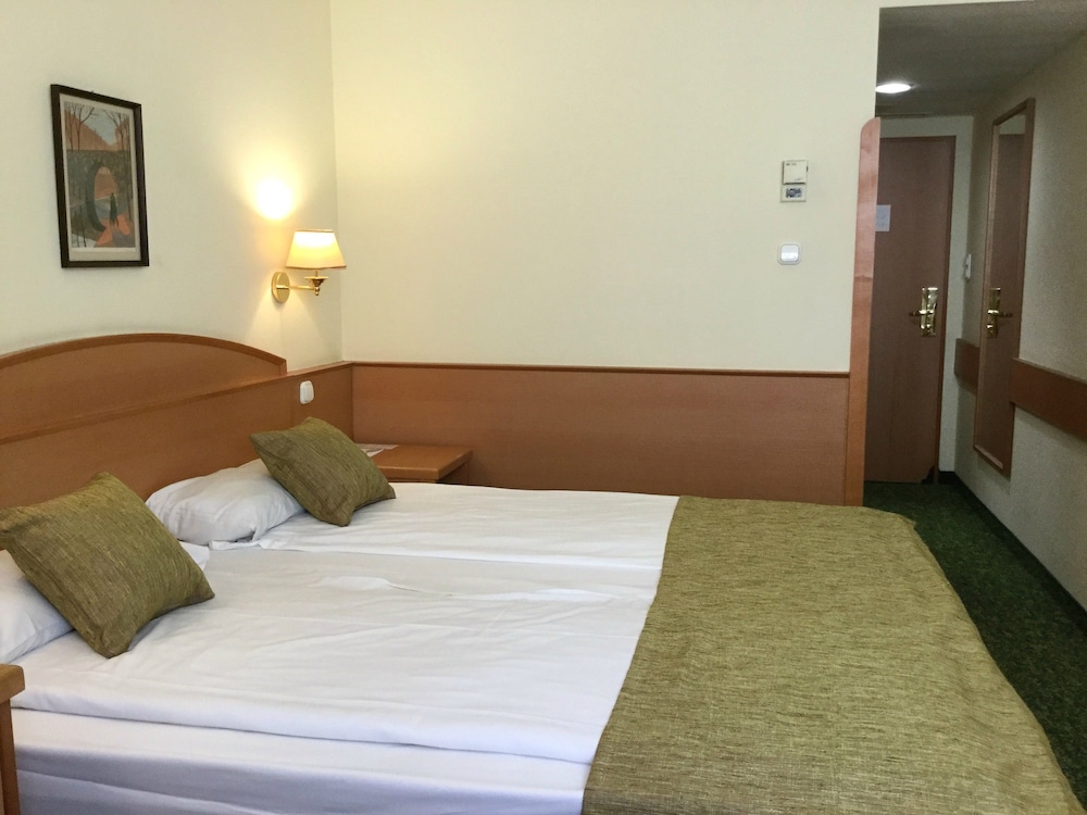 Standard, Double Bed
